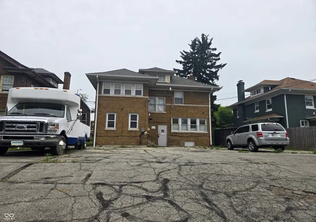 22nd image of 909 E 38th St, Indianapolis, IN 46205 | MLS# 22106735