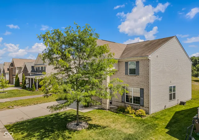 5th image of 2071 Creek Bank Dr, Columbus, IN 47201 | MLS# 22106736