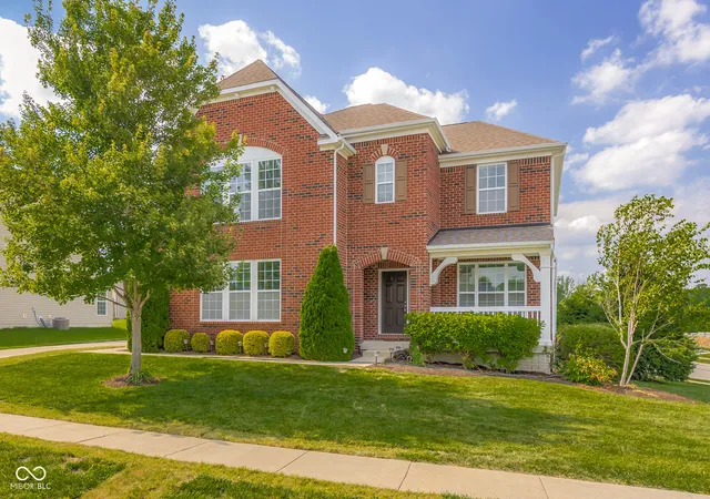 1st image of 6972 Pinnacle Dr, Columbus, IN 47201 | MLS# 22106747