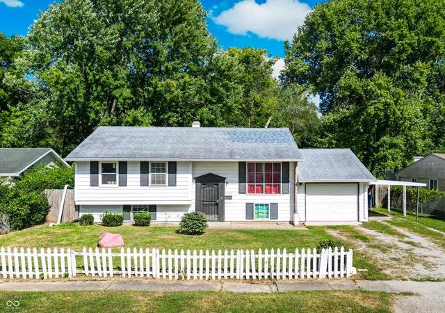 Photo 1 of Single family home for sale at 4107 Eisenhower Dr, Indianapolis, IN 46254 | MLS# 22106760 | Listing updated on 2026-10-05