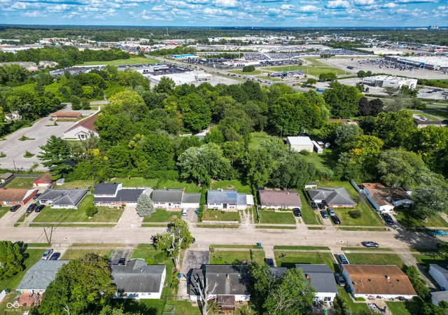 Photo 2 of Single family home for sale at 4107 Eisenhower Dr, Indianapolis, IN 46254 | MLS# 22106760 | Listing updated on 2026-10-05