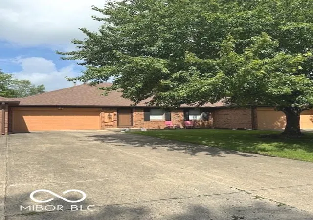 Photo 2 of Condo for sale at 1220 Willow Springs Blvd #38, Brownsburg, IN 46112 | MLS# 22106849 | Listing updated on 2026-09-23