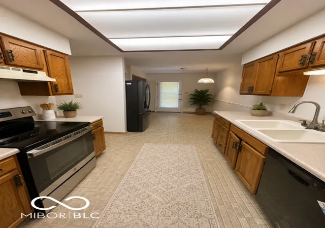 Photo 4 of Condo for sale at 1220 Willow Springs Blvd #38, Brownsburg, IN 46112 | MLS# 22106849 | Listing updated on 2026-09-23