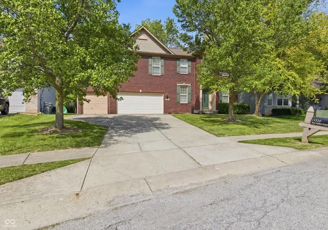 Photo 2 of Single family home for sale at 11320 Bear Holw Ct, Indianapolis, IN 46229 | MLS# 22106904 | Listing updated on 2026-06-08