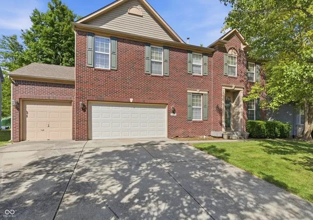 Photo 3 of Single family home for sale at 11320 Bear Holw Ct, Indianapolis, IN 46229 | MLS# 22106904 | Listing updated on 2026-06-08