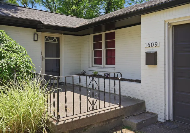 2nd image of 1609 Kessler Boulevard East, Indianapolis, IN 46220 | MLS# 22106913