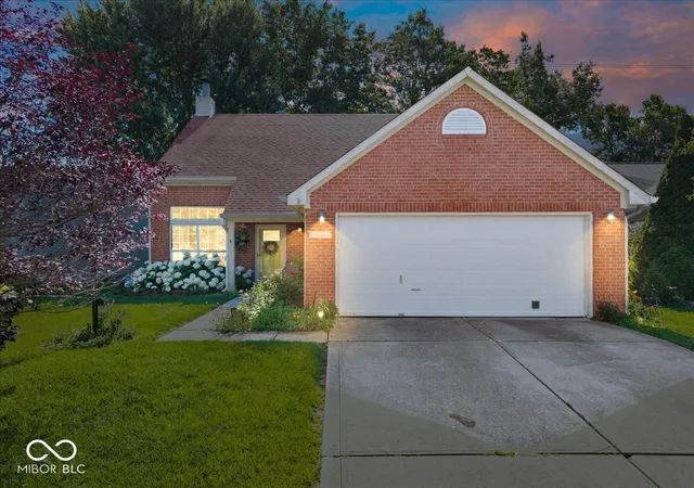 Photo 1 of Single family home for sale at 2261 Rolling Oak Dr, Indianapolis, IN 46214 | MLS# 22106967 | Listing updated on 2026-09-25