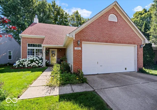 Photo 2 of Single family home for sale at 2261 Rolling Oak Dr, Indianapolis, IN 46214 | MLS# 22106967 | Listing updated on 2026-09-25