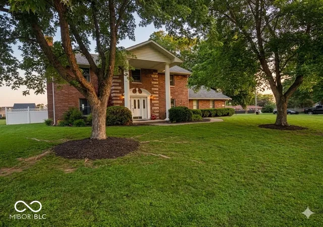 2nd image of 2490 E Northwood Ave, Terre Haute, IN 47805 | MLS# 22106993