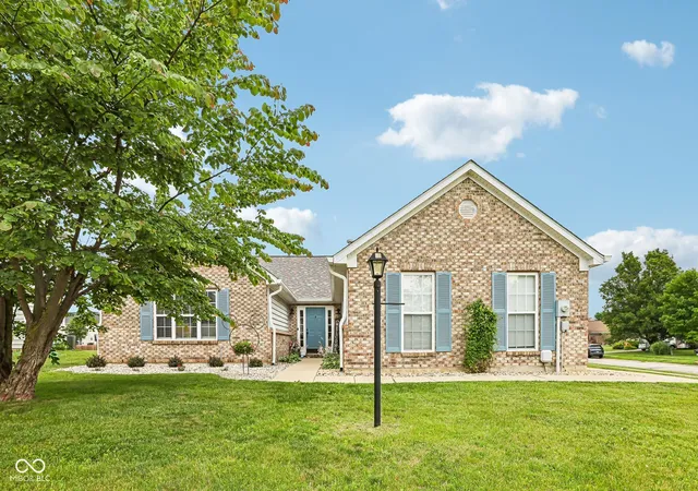 2nd image of 642 Crossfield Dr, Indianapolis, IN 46239 | MLS# 22107010