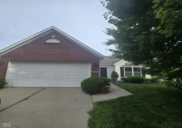 1st image of 5870 Mill Oak Dr, Noblesville, IN 46062 | MLS# 22107047