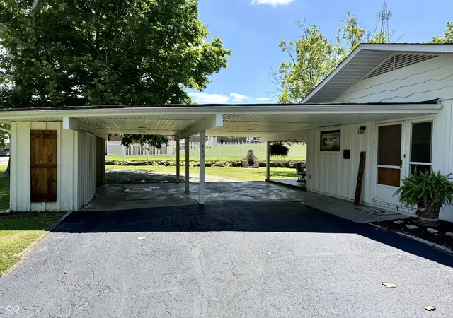 4th image of 112 S 2Nd St, Batesville, IN 47006 | MLS# 22107054