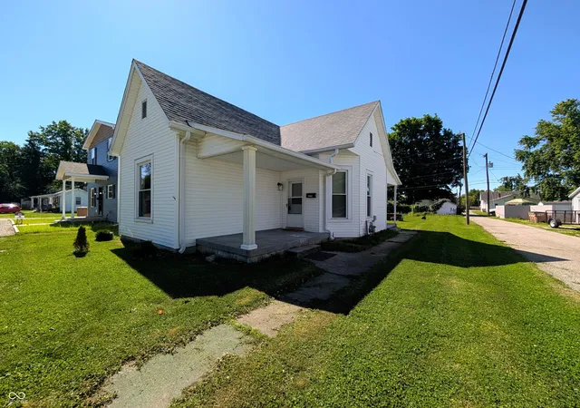 2nd image of 1941 Wallace Ave, Columbus, IN 47201 | MLS# 22107056