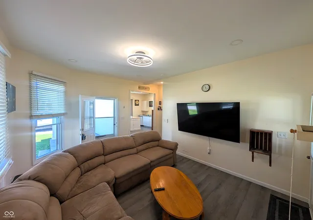 3rd image of 1941 Wallace Ave, Columbus, IN 47201 | MLS# 22107056