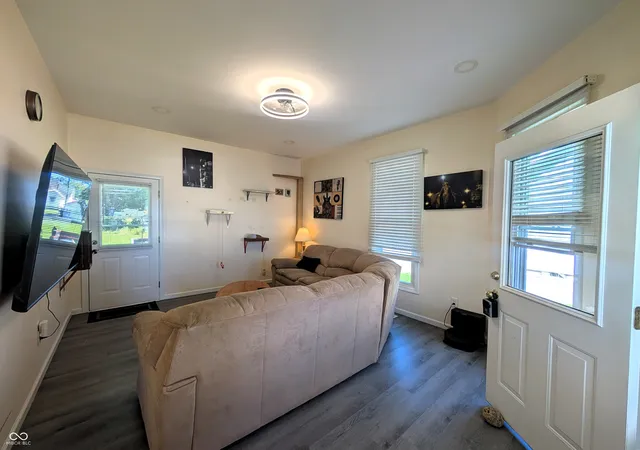 5th image of 1941 Wallace Ave, Columbus, IN 47201 | MLS# 22107056