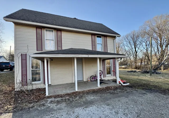 Homes for sale in Crawfordsville, IN | 810 E Elmore St, Crawfordsville, IN 47933 | MLS# 22107087
