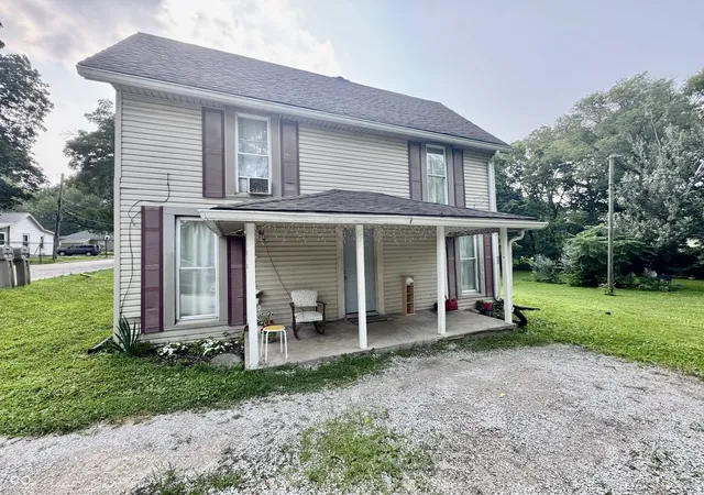 2nd image of 810 E Elmore St, Crawfordsville, IN 47933 | MLS# 22107087