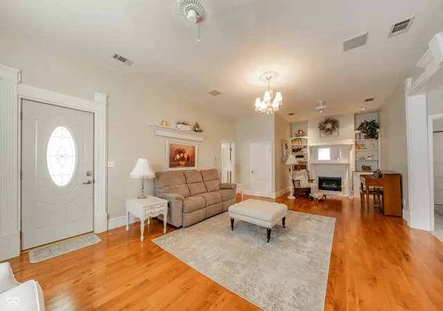 Homes for sale in Lapel, IN | 126 W 9Th St, Lapel, IN 46051 | MLS# 22107097
