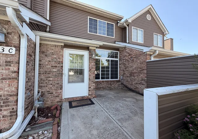 Homes for sale in Indianapolis, IN | 803 Coyote Dr #APT C, Indianapolis, IN 46214 | MLS# 22107113