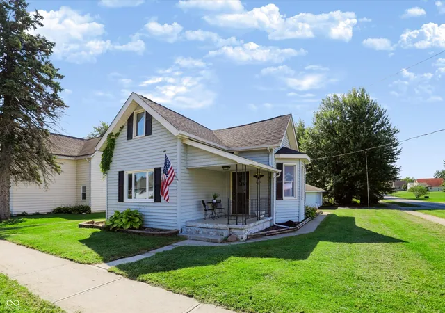 Photo 2 of Sale Pending at 269 W Buckeye St, Cicero, IN 46034 | MLS# 22107126 | Listing updated on 2026-09-06