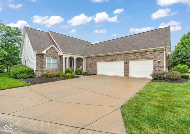 2nd image of 15404 Mission Hills Ct, Carmel, IN 46033 | MLS# 22107130