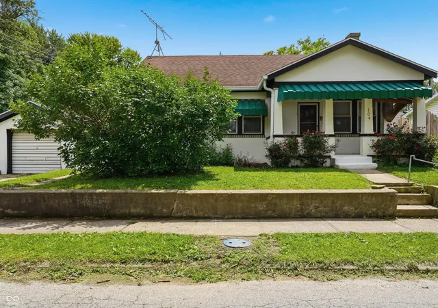 Homes for sale in Crawfordsville, IN | 104 Garfield St, Crawfordsville, IN 47933 | MLS# 22107165