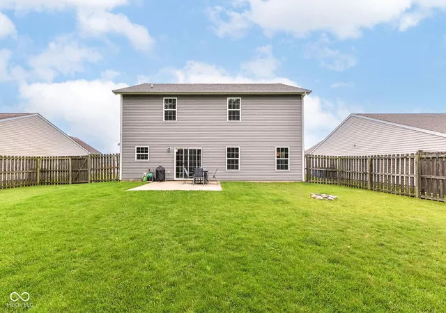 Homes for sale in Sheridan, IN | 1417 Graybark, Sheridan, IN 46069 | MLS# 22107180