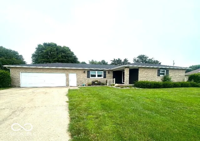 Homes for sale in Greensburg, IN | 1037 E Tara Rd, Greensburg, IN 47240 | MLS# 22107208