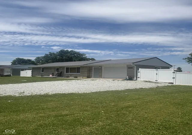 3rd image of 606 E Gatewood Dr, Westport, IN 47283 | MLS# 22107234