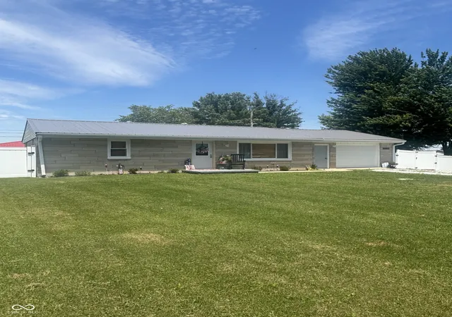 4th image of 606 E Gatewood Dr, Westport, IN 47283 | MLS# 22107234