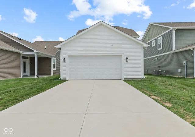 Homes for sale in Whitestown, IN | 2688 Lamar Dr, Whitestown, IN 46075 | MLS# 22107311