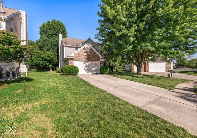 Photo 3 of Sale Pending at 10824 Madeline Ct, Fishers, IN 46037 | MLS# 22107312 | Listing updated on 2026-09-24