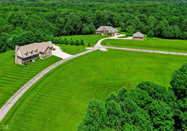 3rd image of 3230 Eagles Pt, Martinsville, IN 46151 | MLS# 22107316