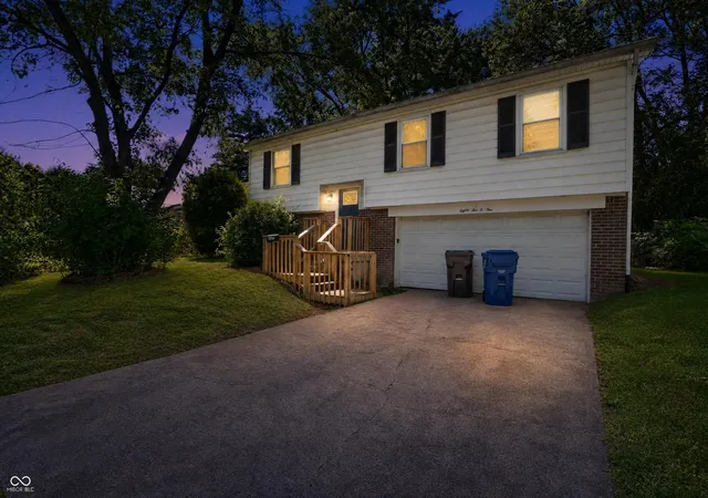 2nd image of 8505 E 34th Pl, Indianapolis, IN 46226 | MLS# 22107317