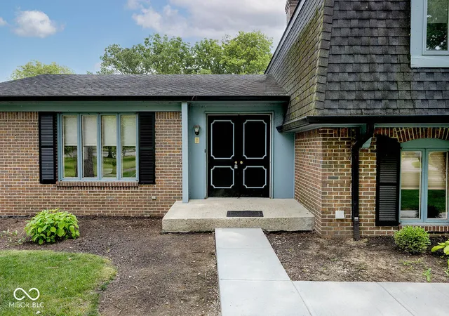 2nd image of 8959 Rexford Rd, Indianapolis, IN 46260 | MLS# 22107329