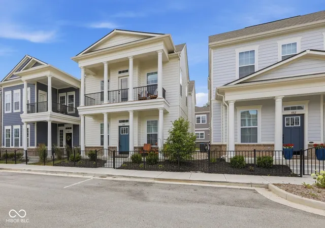 3rd image of 892 Templeton Dr, Carmel, IN 46032 | MLS# 22107339