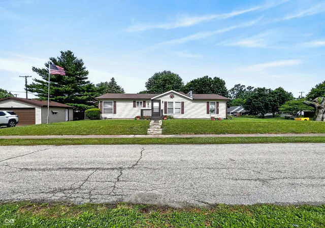 Homes for sale in Carthage, IN | 106 N East St, Carthage, IN 46115 | MLS# 22107365
