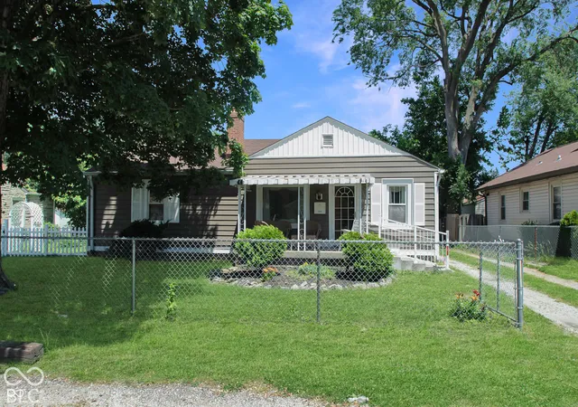 Photo 2 of Single family home for sale at 2636 E 40th Street, Indianapolis, IN 46205 | MLS# 22107369 | Listing updated on 2026-10-29
