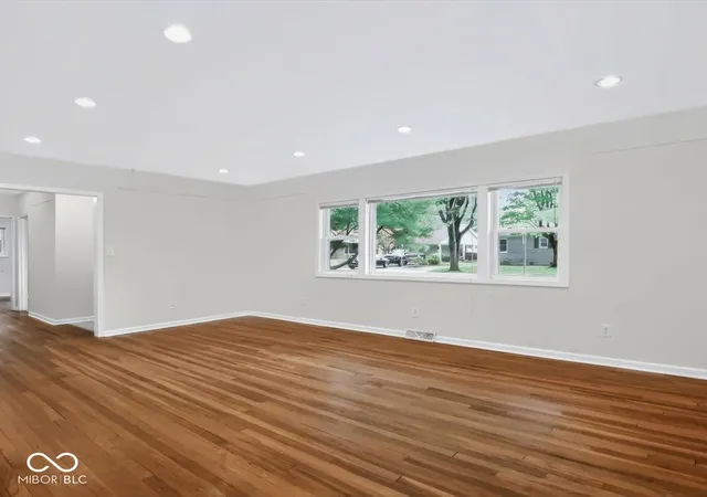 Photo 4 of Sale Pending at 824 S Eastside Dr, Bloomington, IN 47401 | MLS# 22107375 | Listing updated on 2026-09-21