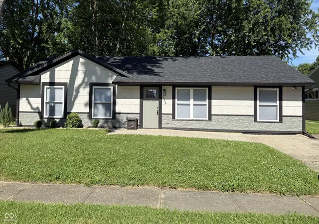 Homes for sale in Fortville, IN | 734 Holiday Dr, Fortville, IN 46040 | MLS# 22107383