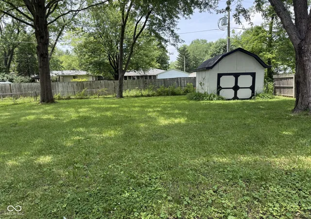 Homes for sale in Fortville, IN | 734 Holiday Dr, Fortville, IN 46040 | MLS# 22107383