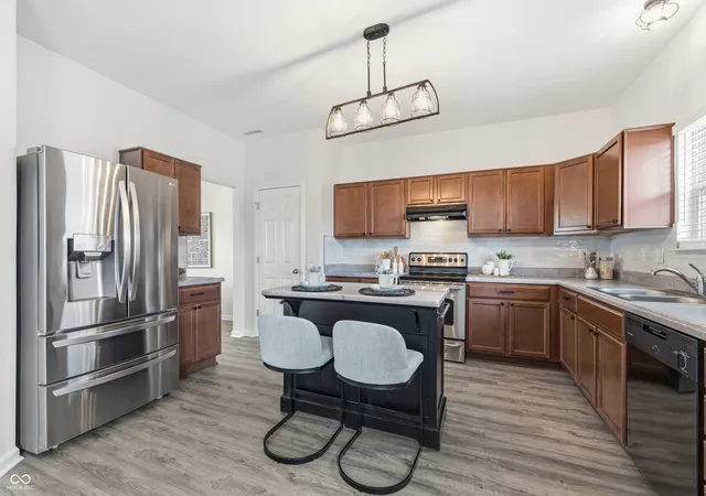 3rd image of 1593 Woodside Cir, Franklin, IN 46131 | MLS# 22107426