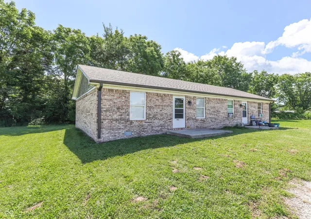 2nd image of 1145-1155 Leota Dr, Martinsville, IN 46151 | MLS# 22107436