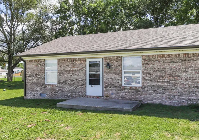 3rd image of 1145-1155 Leota Dr, Martinsville, IN 46151 | MLS# 22107436