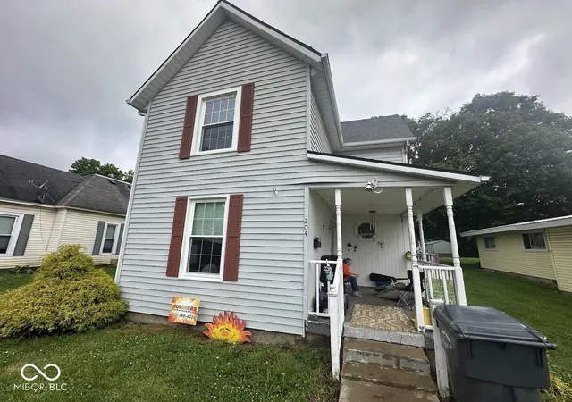 Homes for sale in Alexandria, IN | 204 E 6th St, Alexandria, IN 46001 | MLS# 22107453