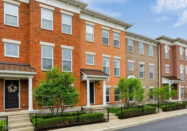 Photo 1 of Townhouse for sale at 9522 Park Meridian Dr, Indianapolis, IN 46260 | MLS# 22107457 | Listing updated on 2026-09-30