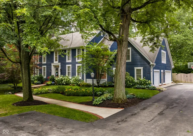 Photo 4 of Single family home for sale at 8114 Meadowbrook Dr, Indianapolis, IN 46240 | MLS# 22107472 | Listing updated on 2026-09-02