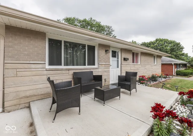 Photo 2 of Sale Pending at 521 S 4th Avenue, Beech Grove, IN 46107 | MLS# 22107485 | Listing updated on 2026-07-31
