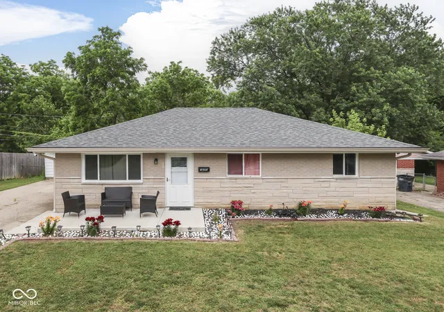Photo 2 of Sale Pending at 521 S 4th Avenue, Beech Grove, IN 46107 | MLS# 22107485 | Listing updated on 2026-07-31