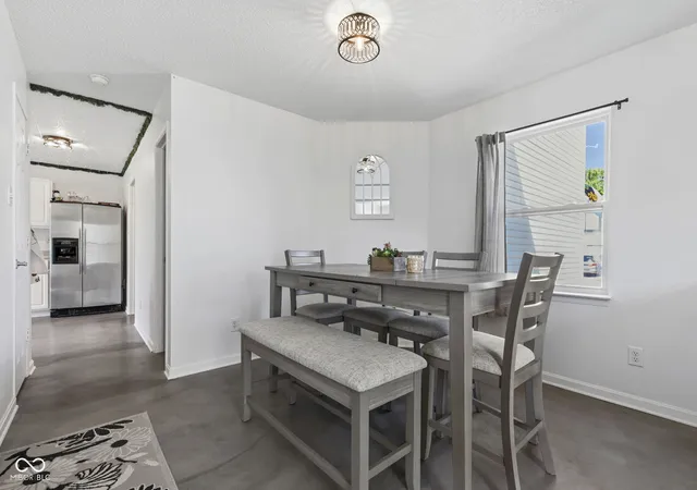 4th image of 2545 Harvest Moon Dr, Greenwood, IN 46143 | MLS# 22107521